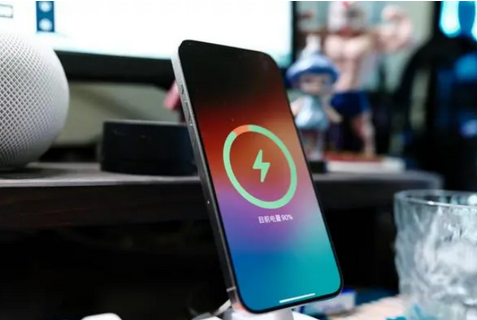 兴隆苹果15换屏服务分享用什么充电器给iPhone15充电更好 